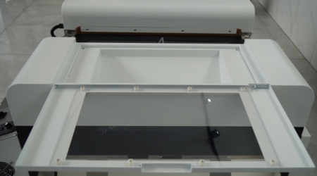 Adjustable conveyor speed, vacuum, temperature and other parameters for precise process management.